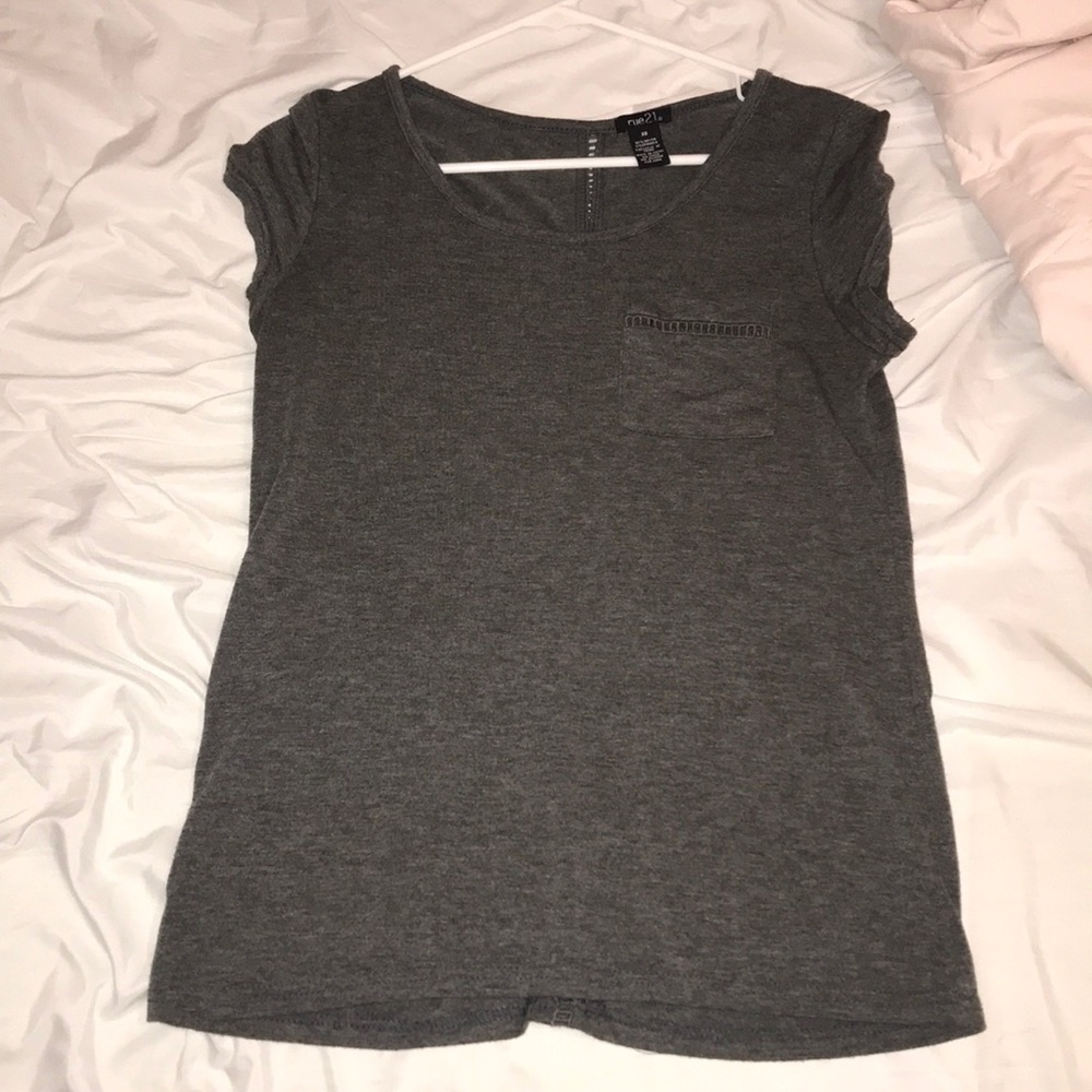 Detailed tee shirt